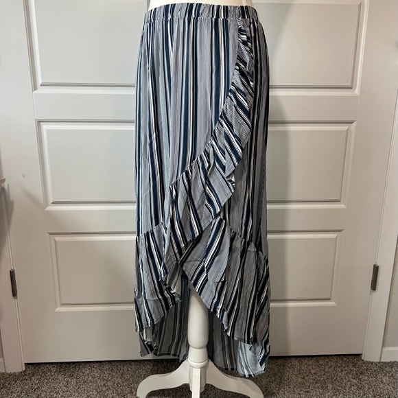 No Boundaries Juniors Navy White Stripe Ruffle High Low Maxi Skirt Size S 3-5 - Picture 2 of 6